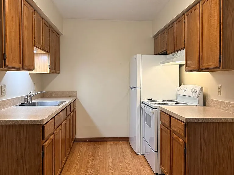 637 Mentor Ave — Photo 8
