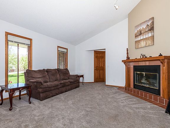 4th image of 3664 Danielle Ct NE