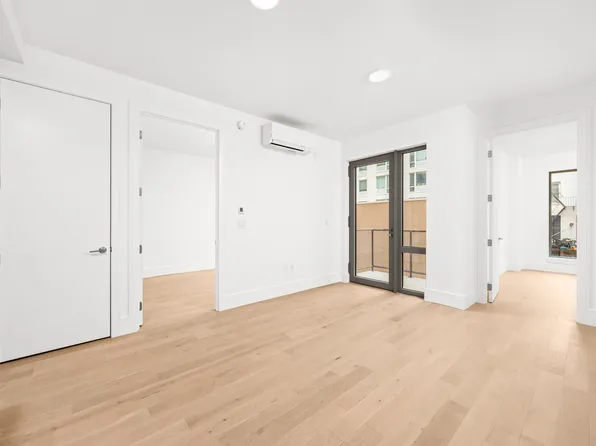 151 South Elliott Place image 4 of 58