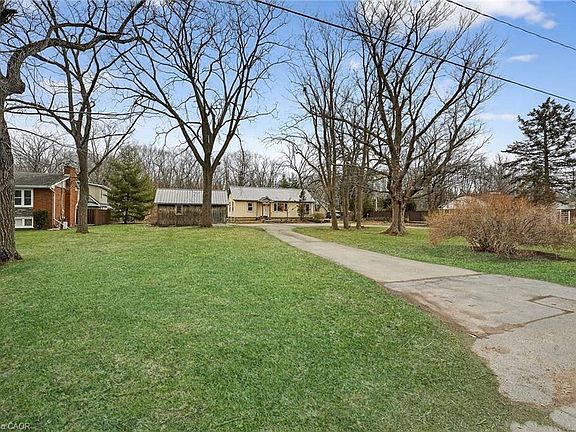 3rd image of 508 Prospect Point Rd N