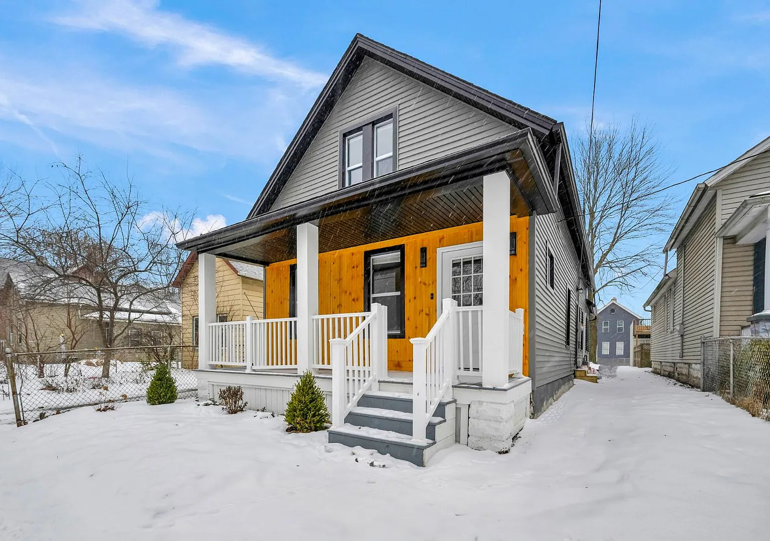 839 Starkweather Ave — Photo 2