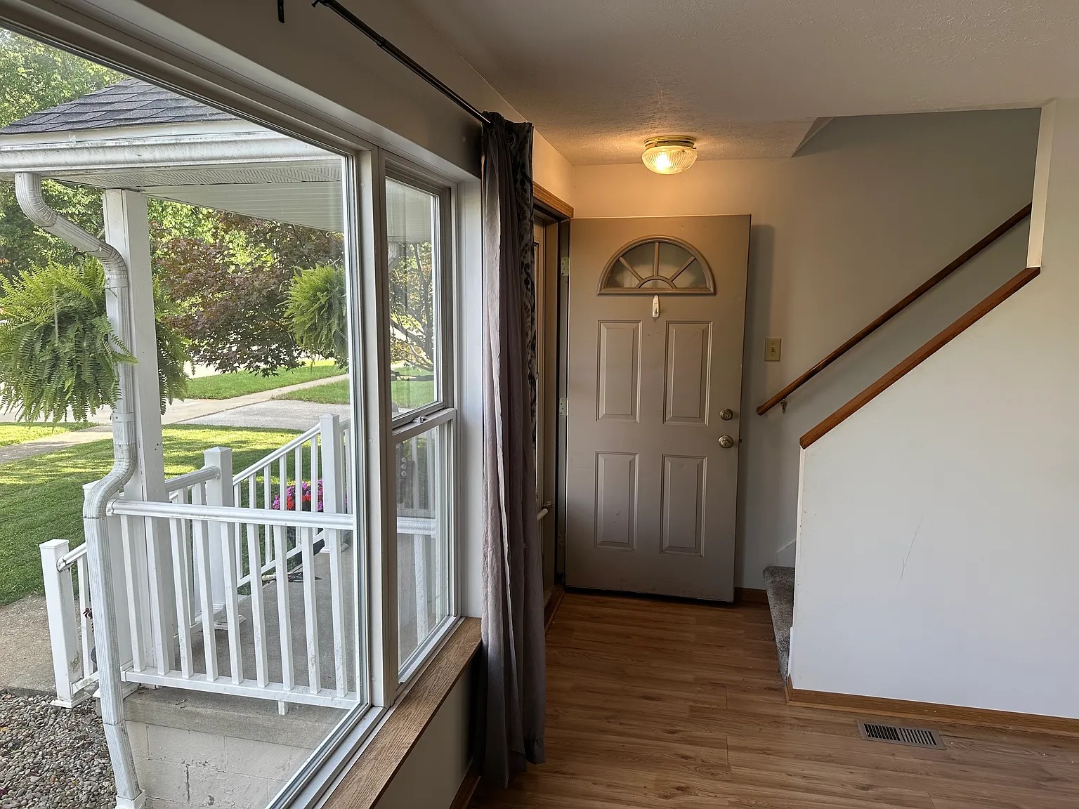 2 bed, 2.5 bath, $900 — Photo 2