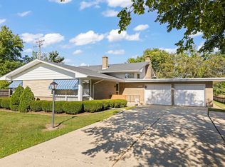 7S125 Wild Cherry Rd, Naperville, IL 60540