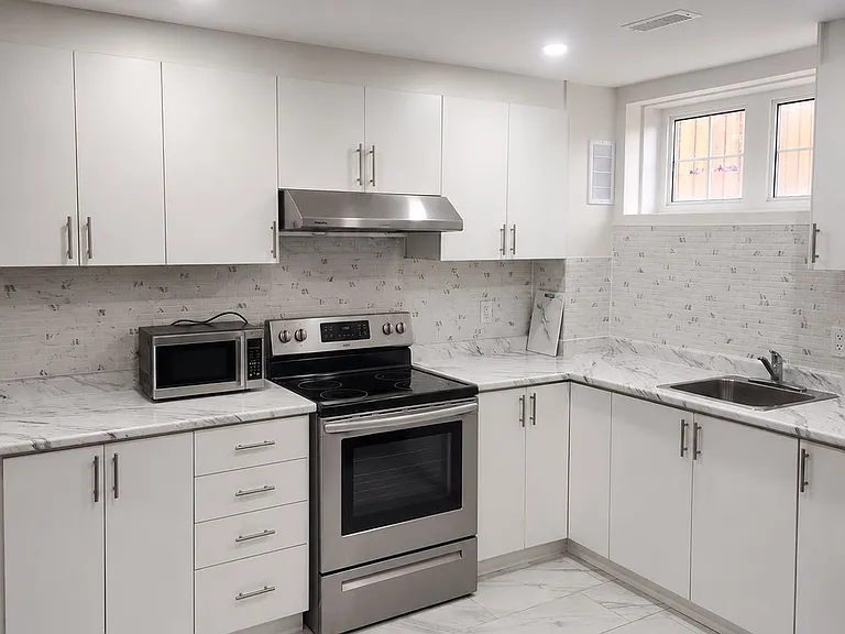404 Nairn Cir #BASEMENT — Photo 2