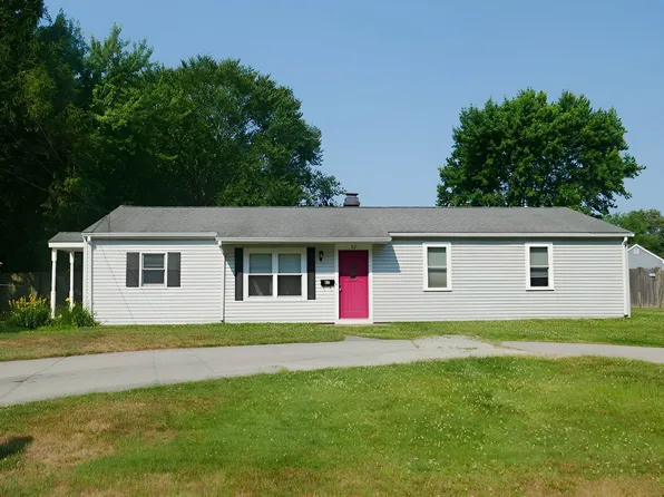 62 Homeland Dr, Whitman, MA 02382