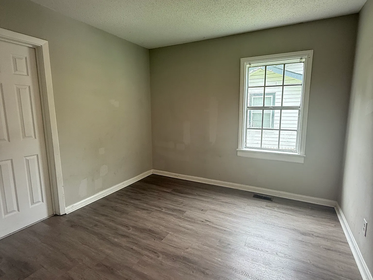 3 bed, 1082 sqft, $1,200 — Photo 4