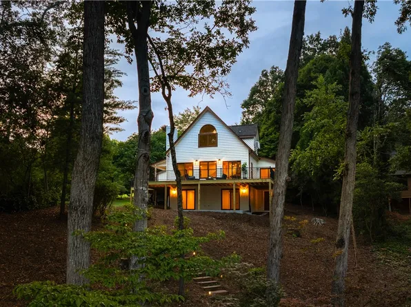 23318 White Harbour Rd, Seneca, SC 29672