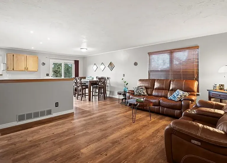 3060 Maverick Dr — Photo 3