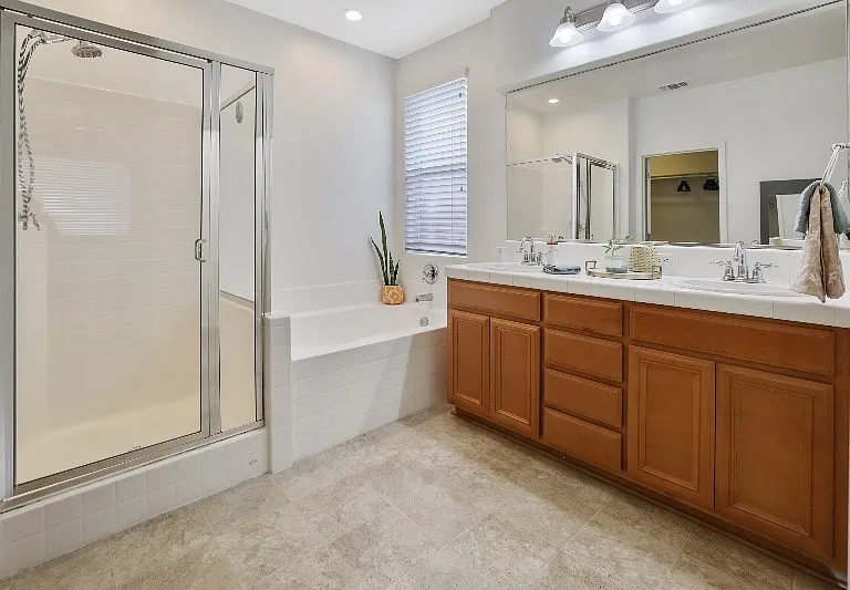 1439 N Mendonca St — Photo 6