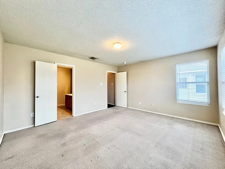 9925 George Washington Dr — Photo 6
