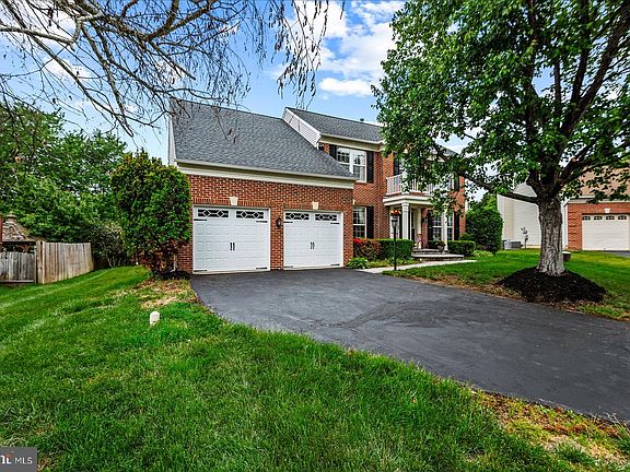 5th image of 7 Dunkirk Ln