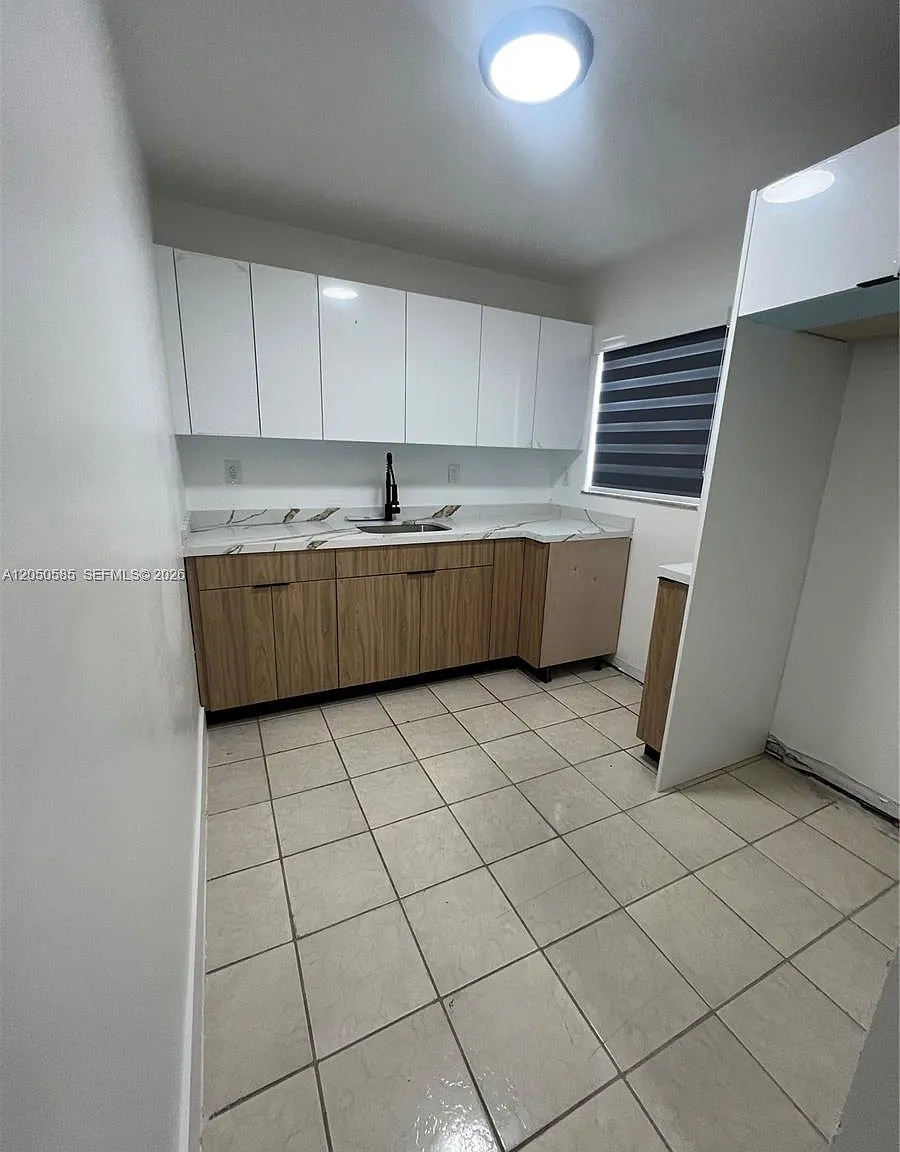 Universal 590 Condo — Photo 3