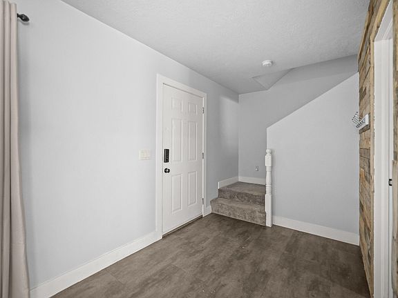 4th image of 441 E Sunland Dr #23
