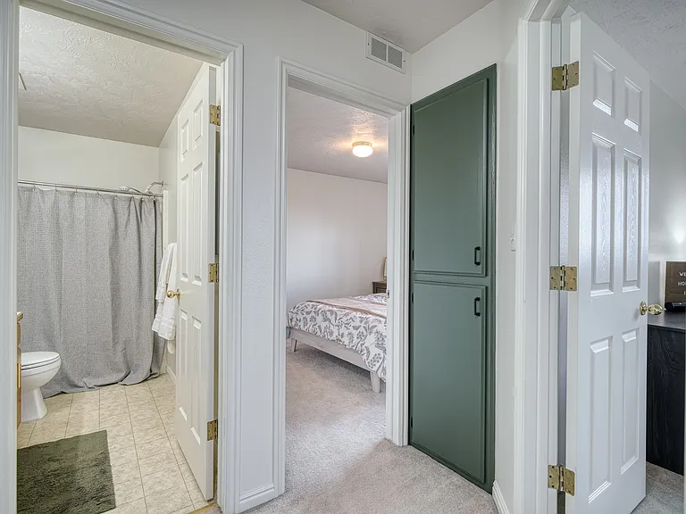 741 Clarence Ct — Photo 36
