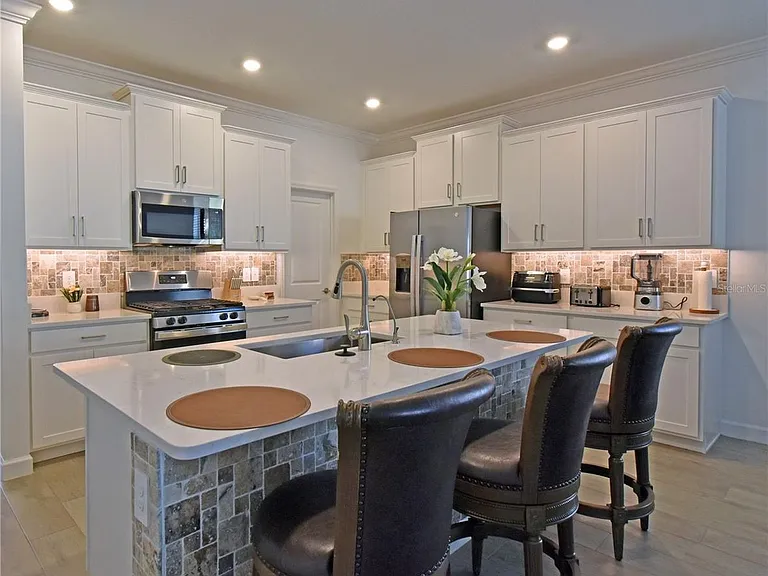 17304 Banded Gold Ln — Photo 12