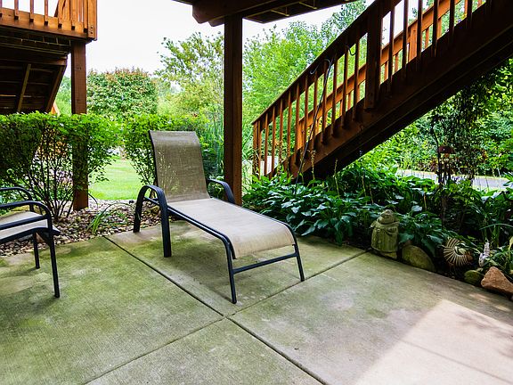 5th image of 11516 Lake Shore Dr