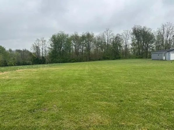 7028 Water Tower Rd, Maysville, KY 41056