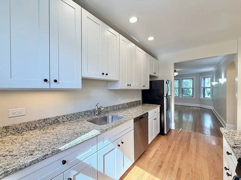 914 Crain St #N3-B — Photo 5