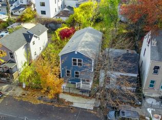 208 N 1St St, Paterson City, NJ 07522