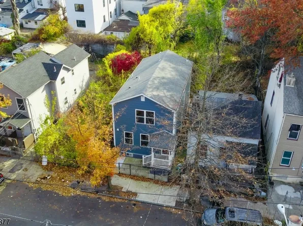 208 N 1St St, Paterson City, NJ 07522