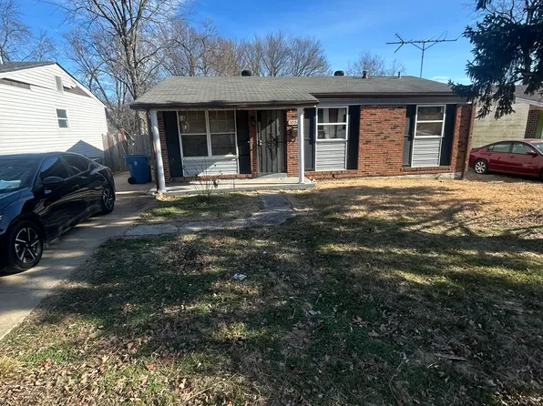 10068 Royal Dr, Saint Louis, MO 63136
