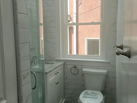 3rd image of 2708 W Girard Ave Floor 2
