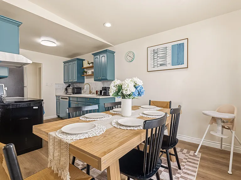 1105 W Berkeley Ct — Photo 43