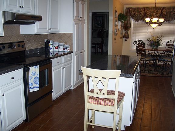 5th image of 510 Princeton Dr