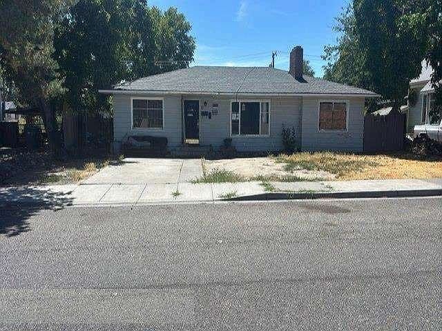 1st image of 18 E 2nd Ave