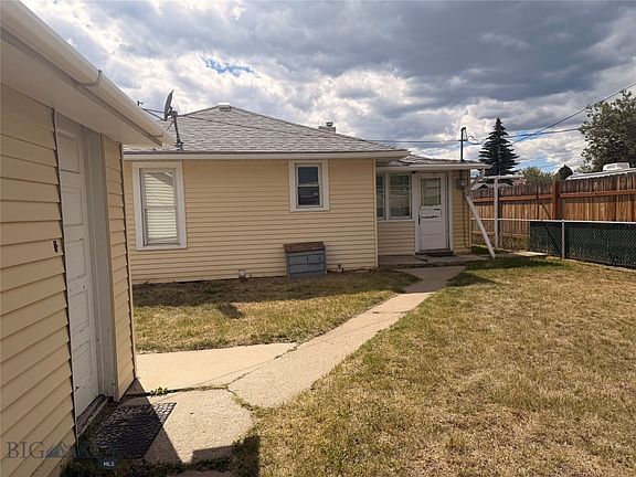 3rd image of 1818 Stuart Ave