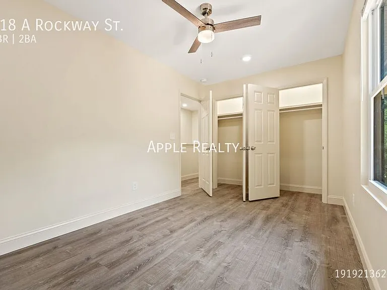 218 W Rockway St #A — Photo 15