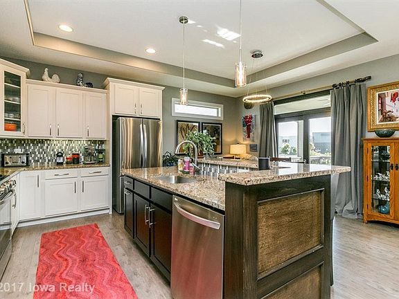5th image of 2310 SE Florence Dr