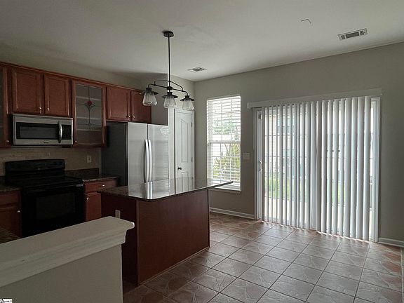 4th image of 202 Elise Dr