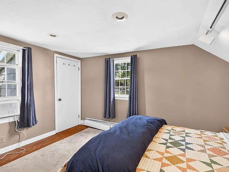 110 Broad St — Photo 17