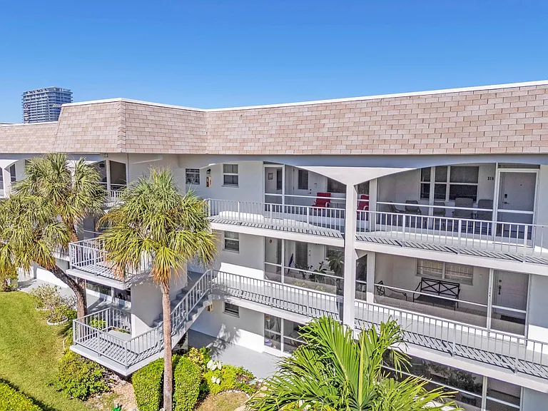 581 Blue Heron Dr #317-B — Photo 30