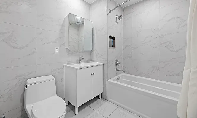 Rented by REAL New York | media 52