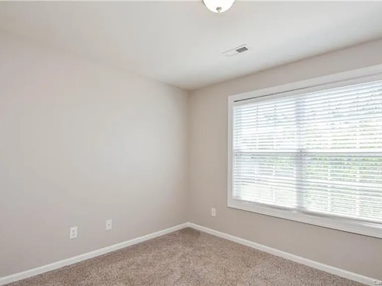 16022 Prescott Hill Ave — Photo 13