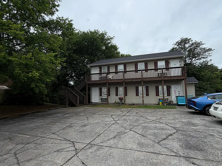 113 Hill St #B — Photo 2