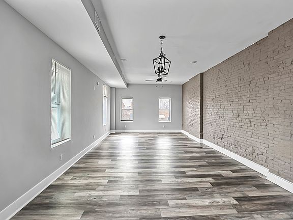 4th image of 3938 Iowa Ave #2