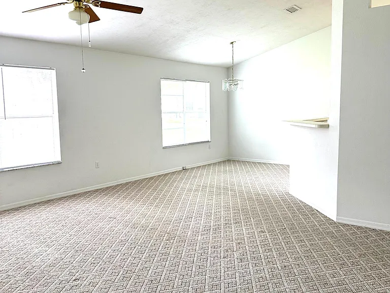 3942 NW 59th Ave — Photo 11