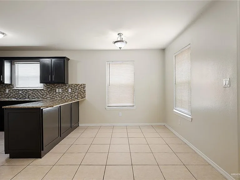 2305 W Mile 3 Rd — Photo 13