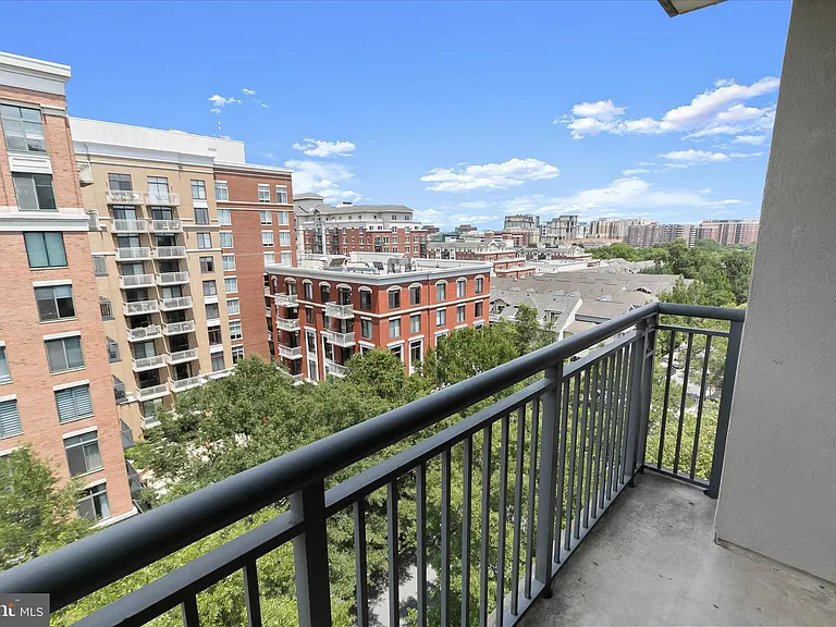 1021 Garfield St #905 — Photo 38
