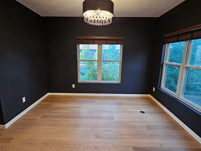 31 Ashbourne Dr — Photo 3