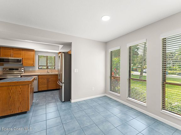 4th image of 4615 Saxon Dr