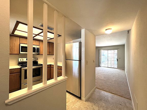 4th image of 3823 S Maryland Pkwy Unit S6