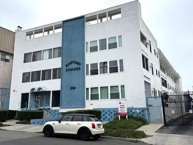 1740 Harvard Towers — Photo 14