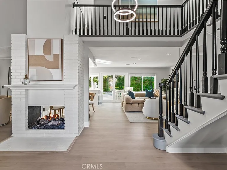 9882 Kings Canyon Dr — Photo 1
