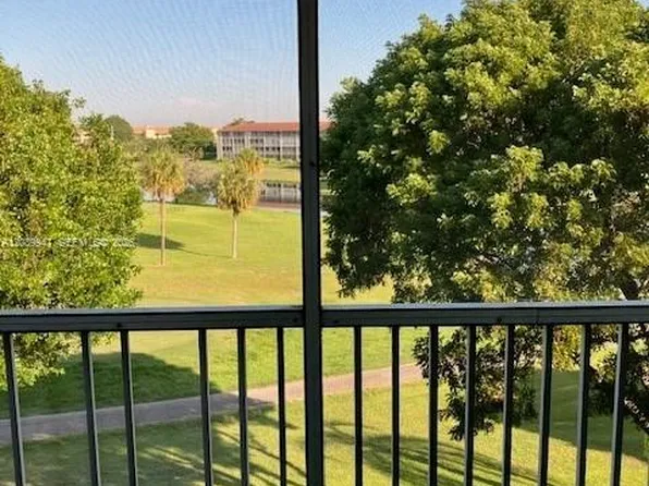 850 SW 133rd Ter APT 411B, Pembroke Pines, FL 33027