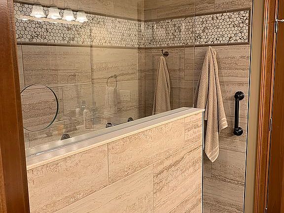 Master bath, walk in shower