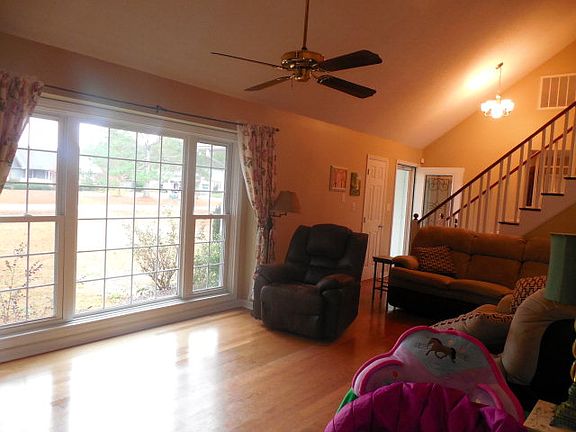 4th image of 106 Heritage Park Dr